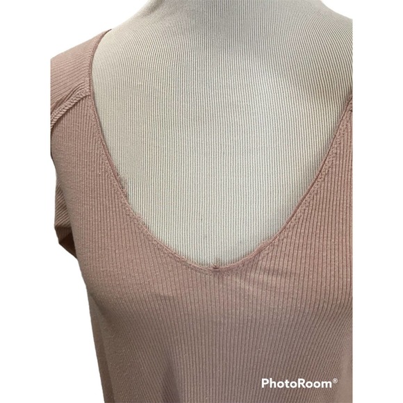 Free People We The Free •XS• Tangerine Thumbhole Flared Hem Distressed Pink Top - Picture 5 of 9